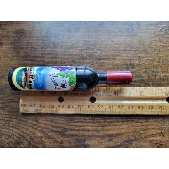 Vintage Wine Bottle Venezia Corkscrew Opener - Refrigerator Magnet - Used - Picture 5 of 5